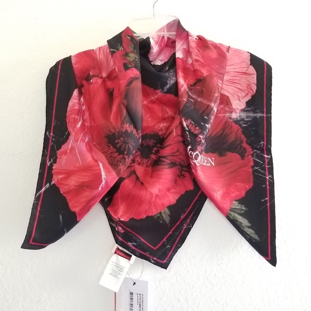 Alexander McQueen Poppy Floral Silk Square Scarf Black Red - Picture 3 of 5